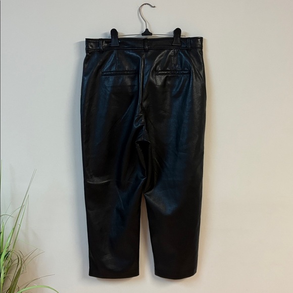 ⭐️Host Pick⭐️ Aritzia Babaton Black Command Cropped leather Pant size 14 - Picture 6 of 6